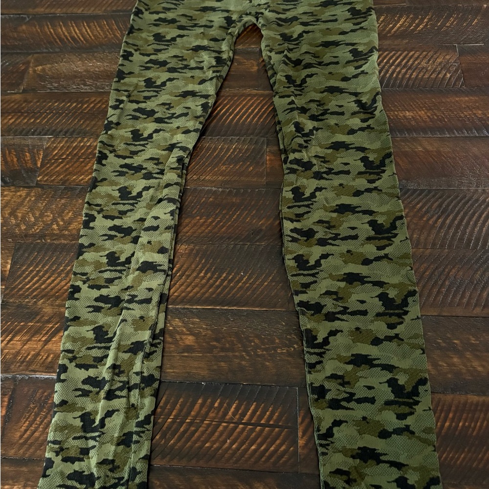 Nikibiki Olive Green Ribbed Leggings